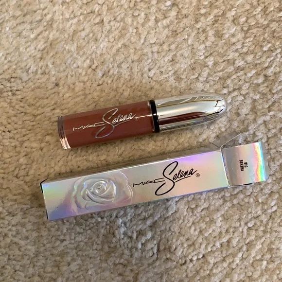 MAC - Selena La Reina Collection - Big Bertha - Picture 1 of 7